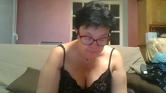 Vandeae44 online show from 05-12-26, 08:17