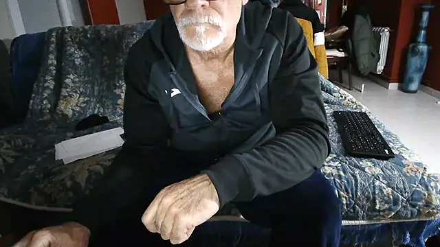 Snapshot of maduroguapo chatting on 03-02-25, 09:54 maduroguapo online show from 03-02-25, 09:54