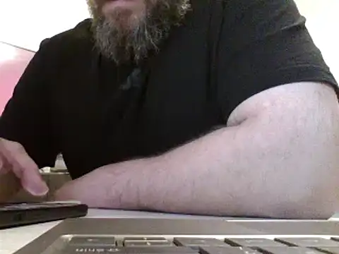 Snapshot of FROL83 chatting on 04-14-26, 04:57 FROL83 online show from 04-14-26, 04:57