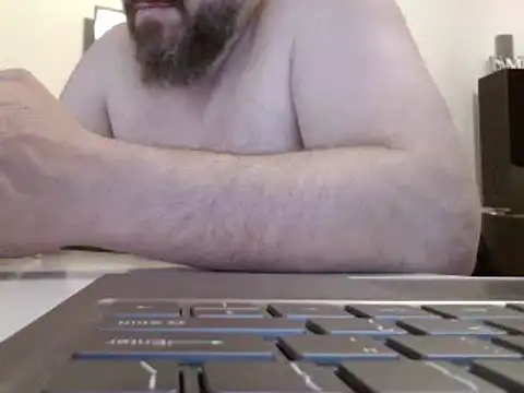 Snapshot of FROL83 chatting on 05-19-26, 07:42 FROL83 online show from 05-19-26, 07:42