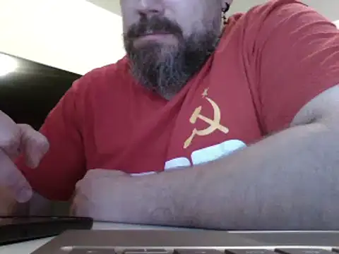 Snapshot of FROL83 chatting on 05-21-26, 06:37 FROL83 online show from 05-21-26, 06:37
