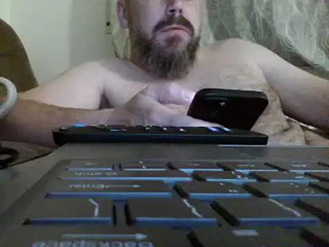 Snapshot of FROL83 chatting on 05-24-26, 09:31 FROL83 online show from 05-24-26, 09:31