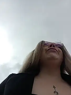 madelaine- online show from 04-20-26, 07:15