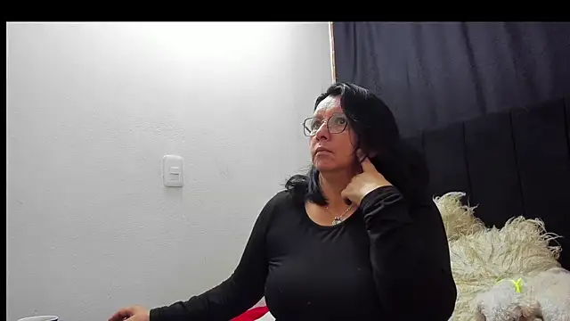 Evaaross 2345 online show from 11-28-25, 11:35