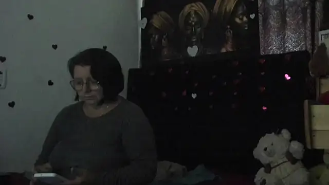 Evaaross 2345 online show from 04-30-26, 12:33