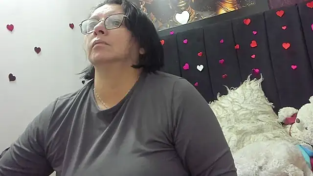 Evaaross 2345 online show from 05-16-26, 04:28