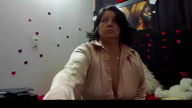 Evaaross 2345 online show from 06-06-26, 11:48