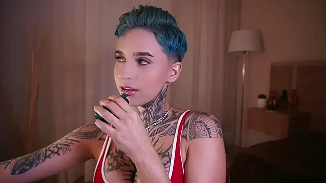 Snapshot of AliceShazaham_ chatting on 01-12-25, 10:02 AliceShazaham  online show from 01-12-25, 10:02