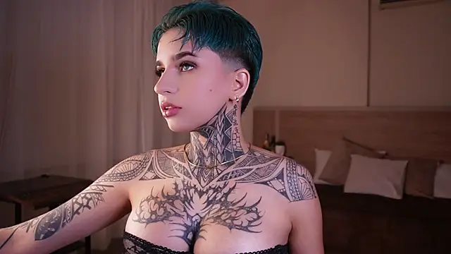 Snapshot of AliceShazaham_ chatting on 02-02-25, 06:04 AliceShazaham  online show from 02-02-25, 06:04