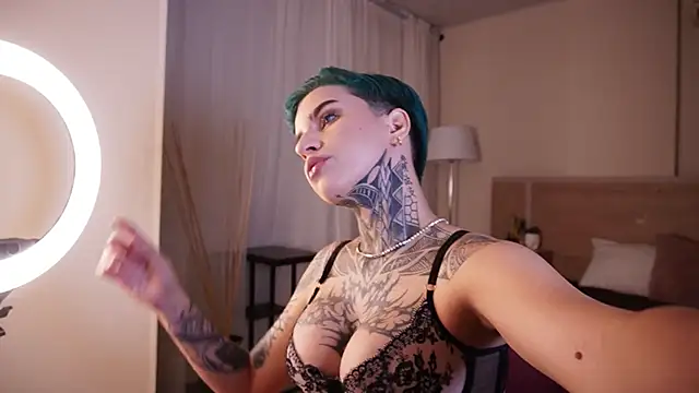 Snapshot of AliceShazaham_ chatting on 02-07-25, 06:14 AliceShazaham  online show from 02-07-25, 06:14