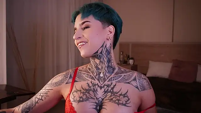 Snapshot of AliceShazaham_ chatting on 02-08-25, 06:12 AliceShazaham  online show from 02-08-25, 06:12