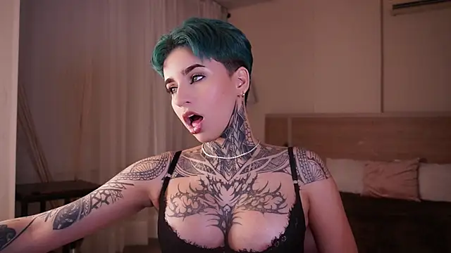 Snapshot of AliceShazaham_ chatting on 02-09-25, 05:40 AliceShazaham  online show from 02-09-25, 05:40