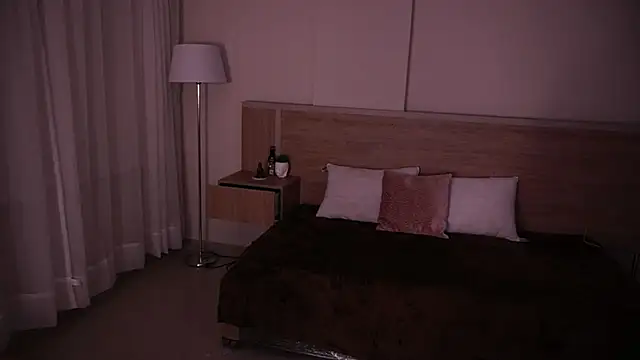 Snapshot of AliceShazaham_ chatting on 02-16-25, 09:04 AliceShazaham  online show from 02-16-25, 09:04