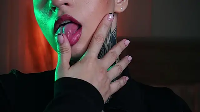 Snapshot of AliceShazaham_ chatting on 09-16-25, 08:26 AliceShazaham  online show from 09-16-25, 08:26