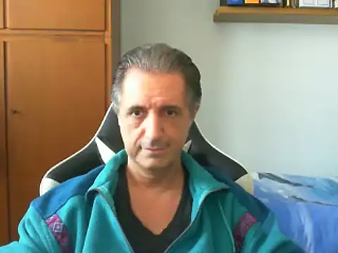 lliuk70mi online show from 03-02-25, 12:43