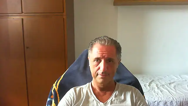 lliuk70mi online show from 07-08-26, 03:38