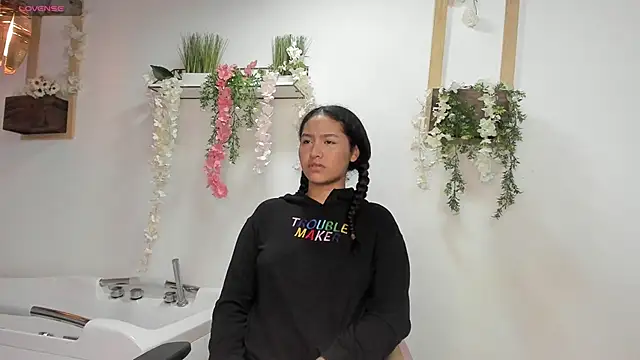 cute mia23 online show from 01-06-25, 01:08