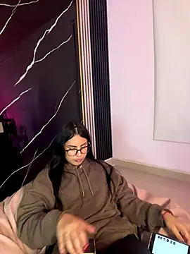 CAM 21X online show from 10-10-25, 11:48