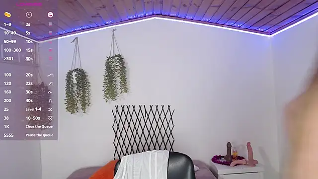 karla charloby online show from 10-14-25, 02:18