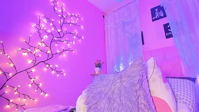 Dulce Girl  online show from 03-06-25, 06:41