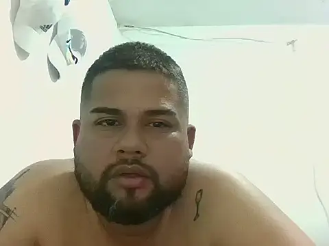 Snapshot of GABRIELGARCIA1313 chatting on 01-17-26, 11:30 GABRIELGARCIA1313 online show from 01-17-26, 11:30