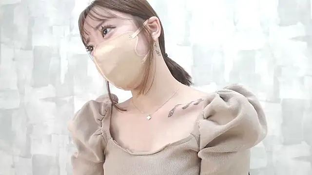 LOVE MOMO LOVE online show from 01-13-25, 02:32