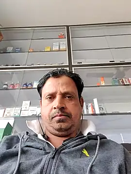 Snapshot of Raj1043 chatting on 11-12-25, 06:14 Raj1043 online show from 11-12-25, 06:14