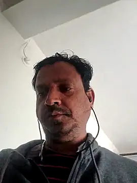 Snapshot of Raj1043 chatting on 11-14-25, 05:17 Raj1043 online show from 11-14-25, 05:17