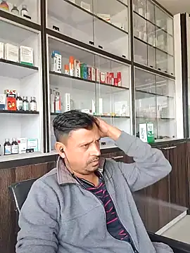 Snapshot of Raj1043 chatting on 11-18-25, 05:23 Raj1043 online show from 11-18-25, 05:23