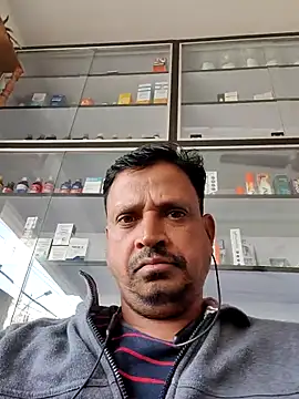 Snapshot of Raj1043 chatting on 11-19-25, 05:29 Raj1043 online show from 11-19-25, 05:29