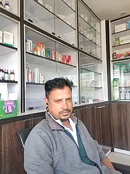 Snapshot of Raj1043 chatting on 11-21-25, 05:17 Raj1043 online show from 11-21-25, 05:17