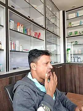 Snapshot of Raj1043 chatting on 11-26-25, 05:19 Raj1043 online show from 11-26-25, 05:19