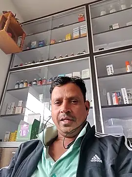 Snapshot of Raj1043 chatting on 11-28-25, 07:44 Raj1043 online show from 11-28-25, 07:44