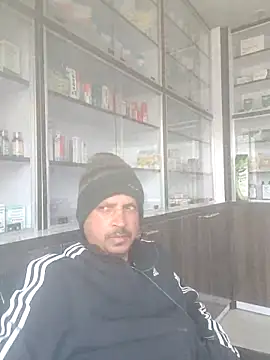 Snapshot of Raj1043 chatting on 12-19-25, 05:25 Raj1043 online show from 12-19-25, 05:25