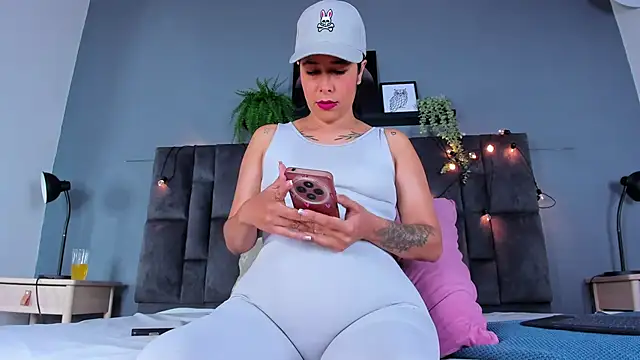 DulceAurora   online show from 04-15-26, 02:51