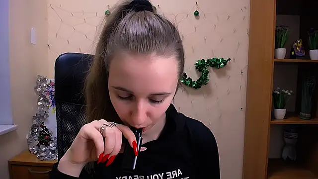 Snapshot of _Nicole_new chatting on 12-17-24, 12:54  Nicole new online show from 12-17-24, 12:54