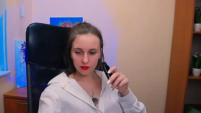 Snapshot of _Nicole_new chatting on 02-17-25, 04:04  Nicole new online show from 02-17-25, 04:04