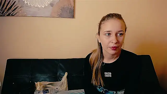  Nicole new online show from 03-25-26, 10:21