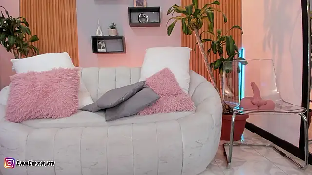 Aixaa charles online show from 02-07-26, 12:20