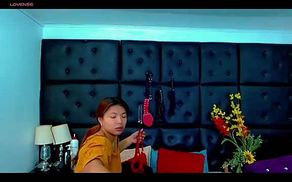 Isalombardi online show from 05-08-26, 02:28