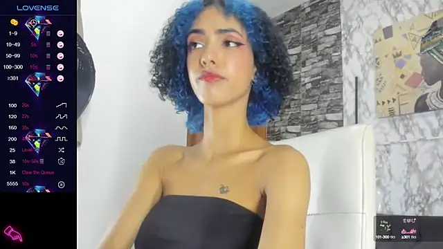 Snapshot of Queen_Cuarxxo chatting on 03-07-25, 03:08 Queen Cuarxxo online show from 03-07-25, 03:08