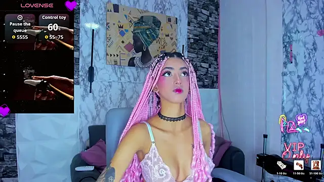 Snapshot of Queen_Cuarxxo chatting on 04-24-26, 11:51 Queen Cuarxxo online show from 04-24-26, 11:51