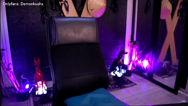 DemonKush-- online show from 12-05-25, 01:09