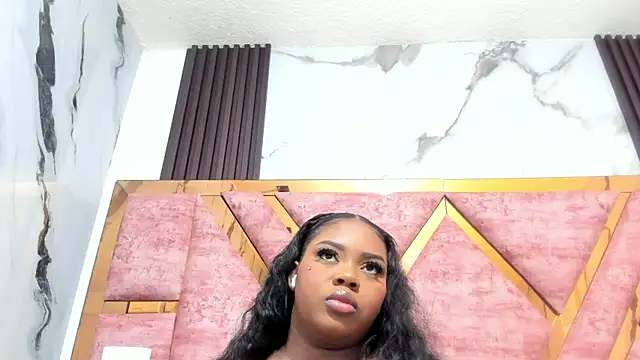mia alvares online show from 05-06-26, 11:48