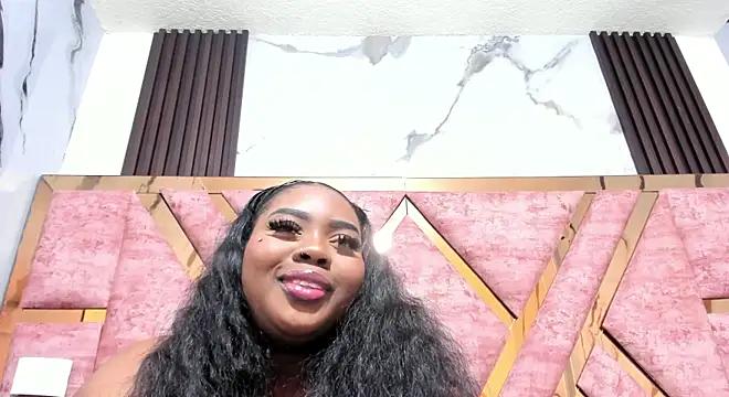 mia alvares online show from 07-24-26, 11:52