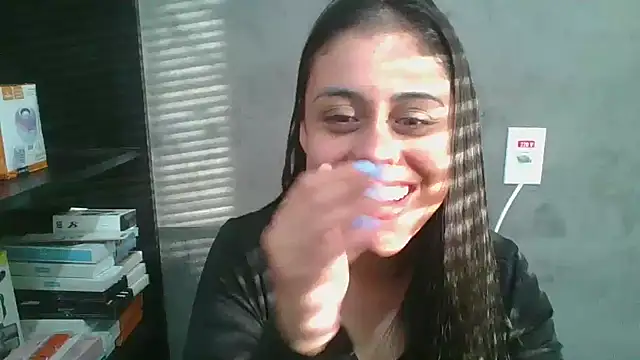 amorinha99 online show from 05-13-26, 08:06