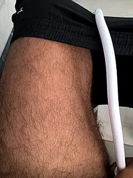 yourboy2000   online show from 09-12-25, 02:11