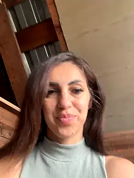 EmaSkyes online show from 09-11-25, 05:40