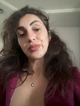 EmaSkyes online show from 10-30-25, 08:16