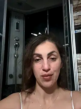 EmaSkyes online show from 11-17-25, 07:30